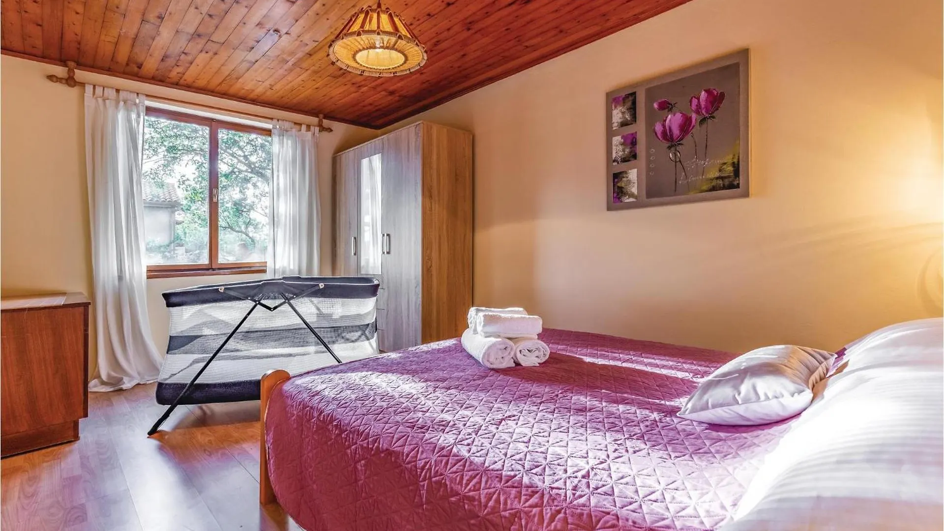 1 Bedroom Pet Friendly Home In Sisan