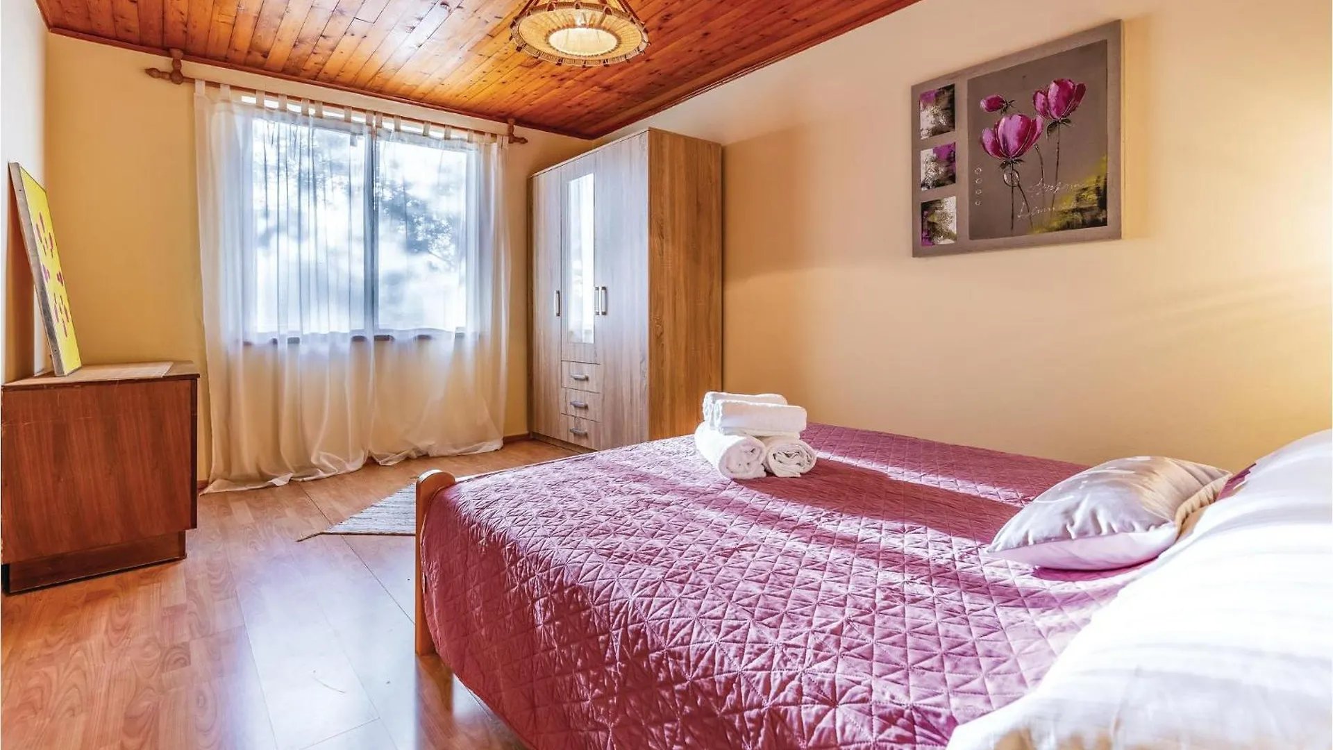 1 Bedroom Pet Friendly Home In Sisan