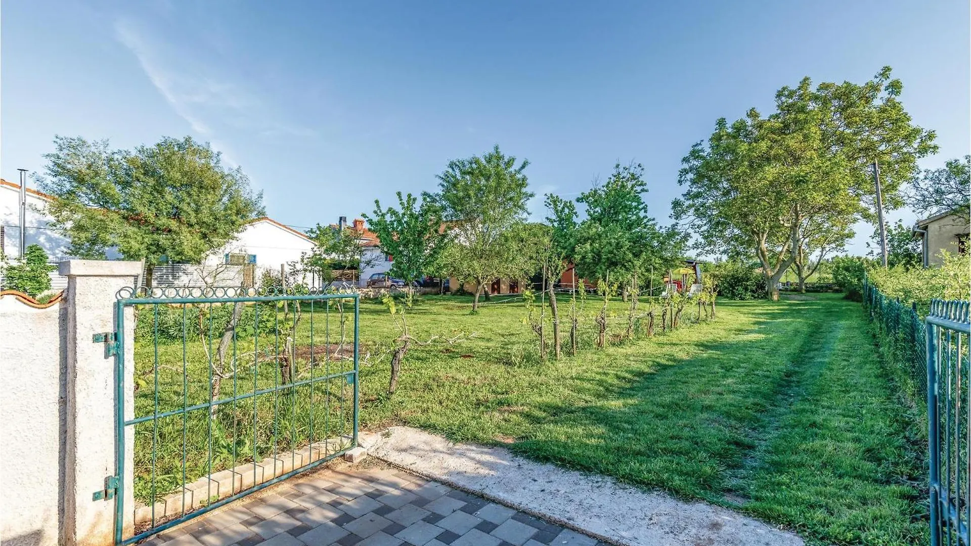 1 Bedroom Pet Friendly Home In Sisan