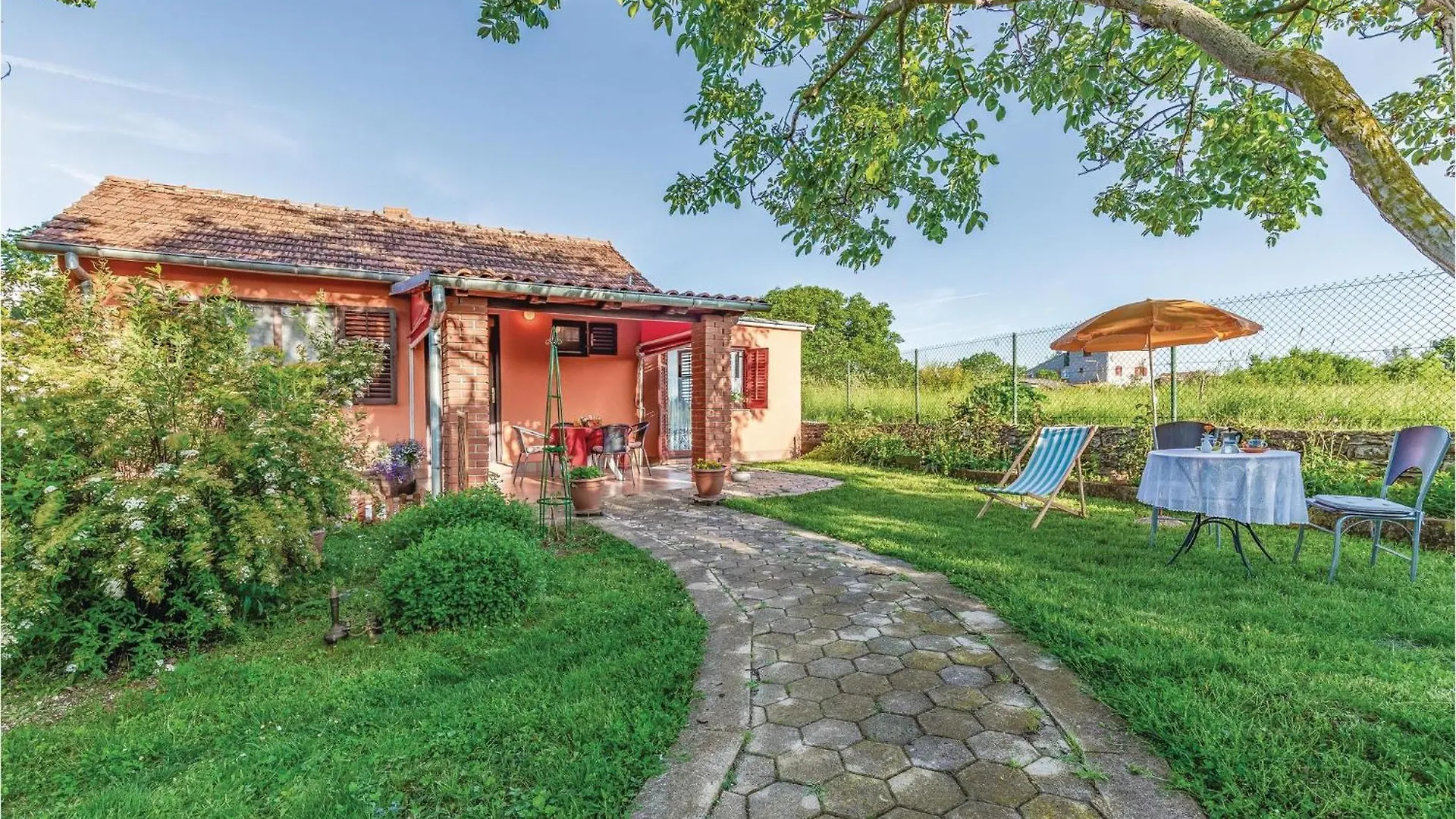 1 Bedroom Pet Friendly Home In Šišan 0*,